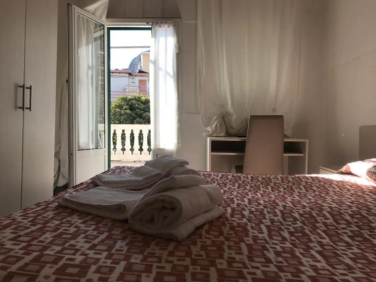 Hotel B&B Giardino Delle Rose Bike&Breakfast Finale Ligure Bed & Breakfast
