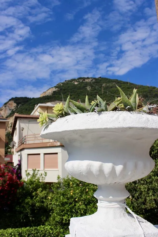 Hotel B&B Giardino Delle Rose Bike&Breakfast Finale Ligure Bed & Breakfast