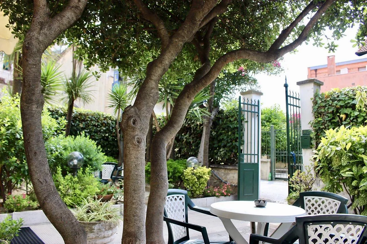Hotel B&B Giardino Delle Rose Bike&Breakfast Finale Ligure Italy
